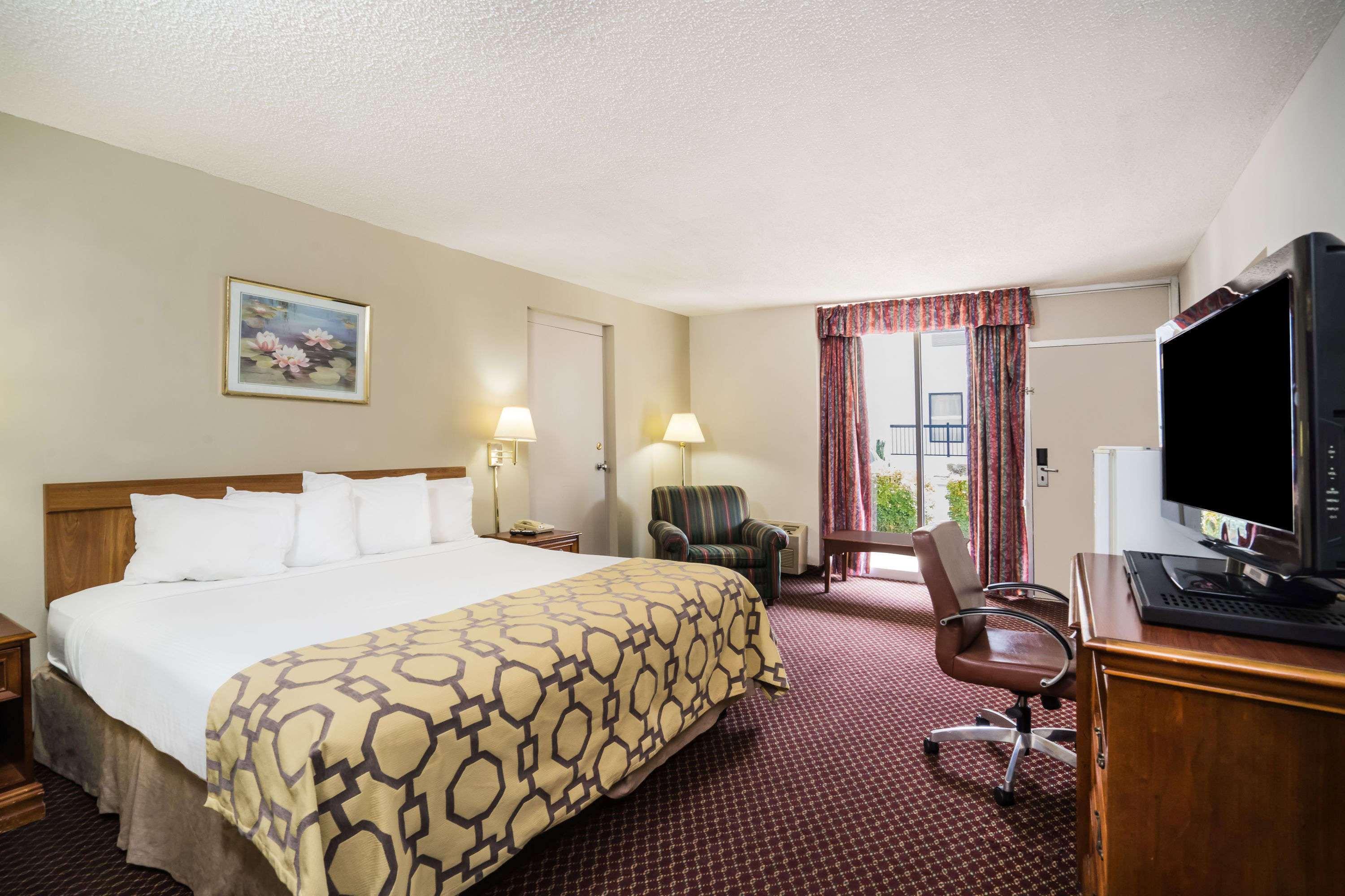 Baymont By Wyndham Johnson City Bagian luar foto