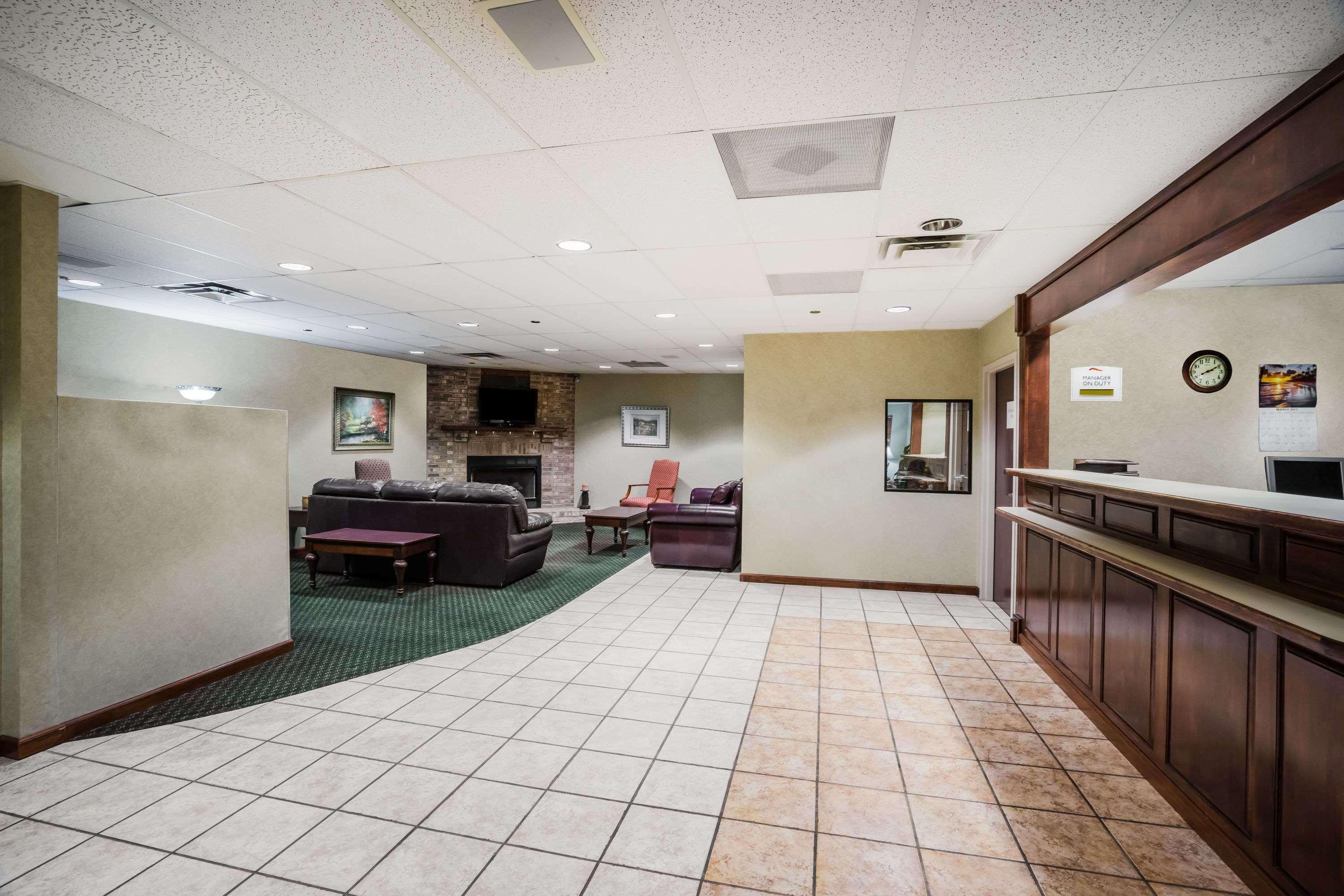 Baymont By Wyndham Johnson City Bagian luar foto
