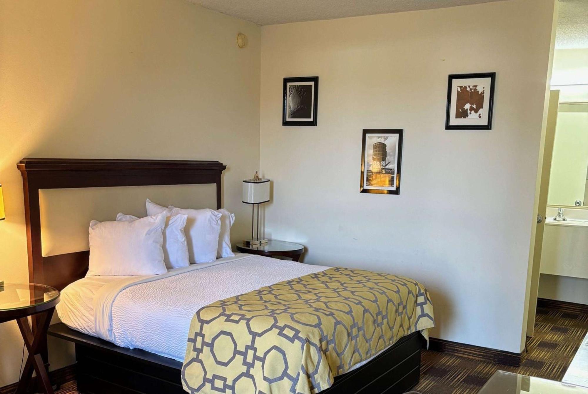 Baymont By Wyndham Johnson City Bagian luar foto