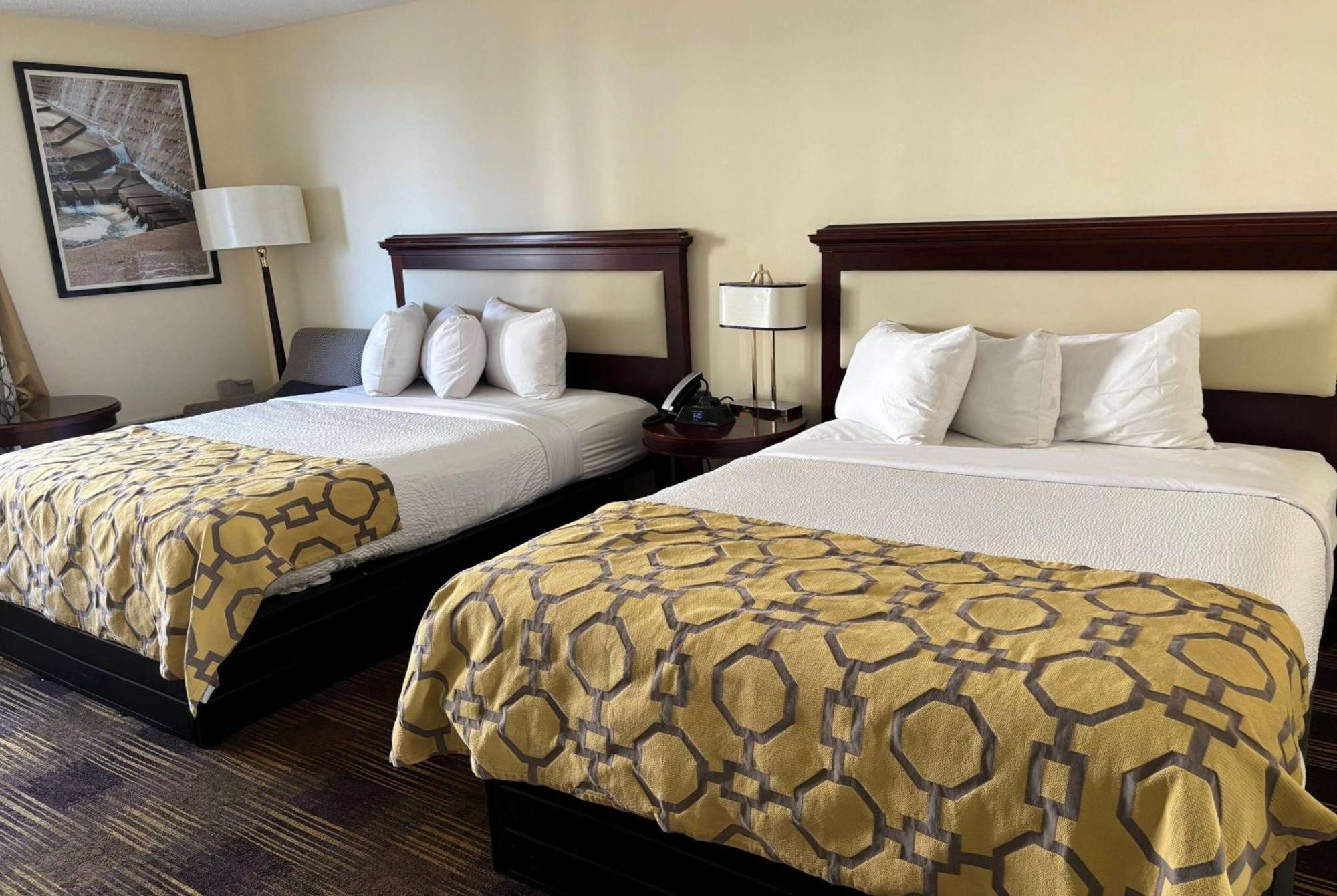 Baymont By Wyndham Johnson City Bagian luar foto