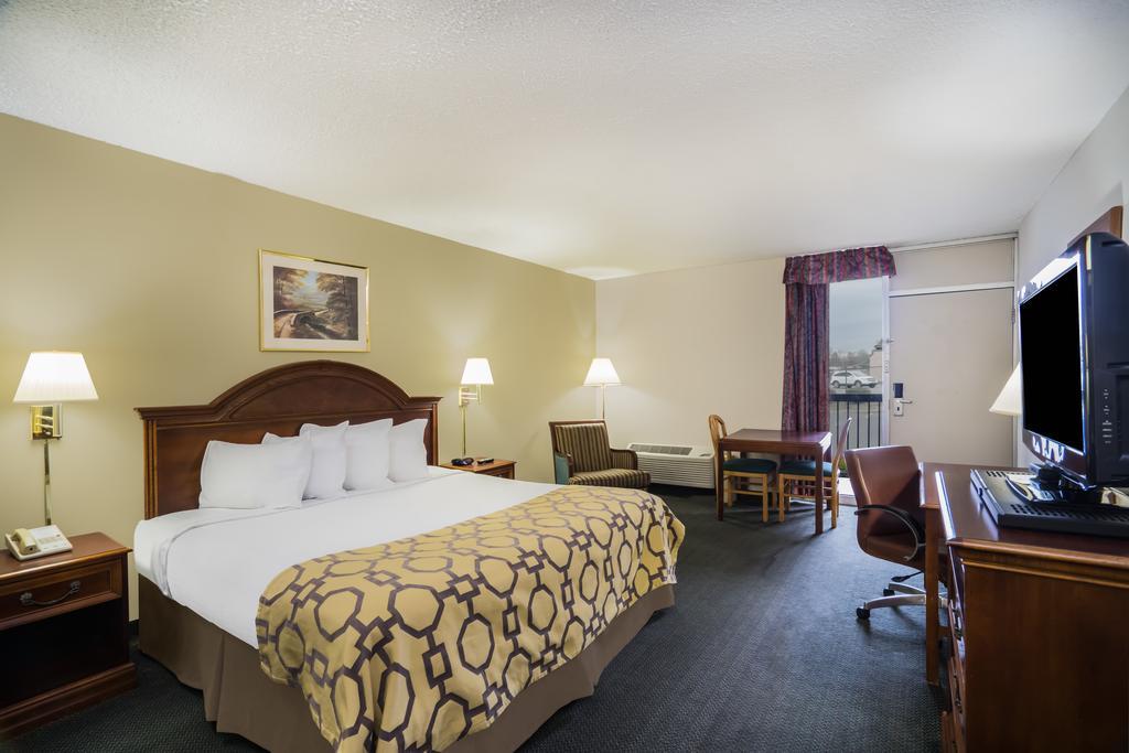 Baymont By Wyndham Johnson City Bagian luar foto